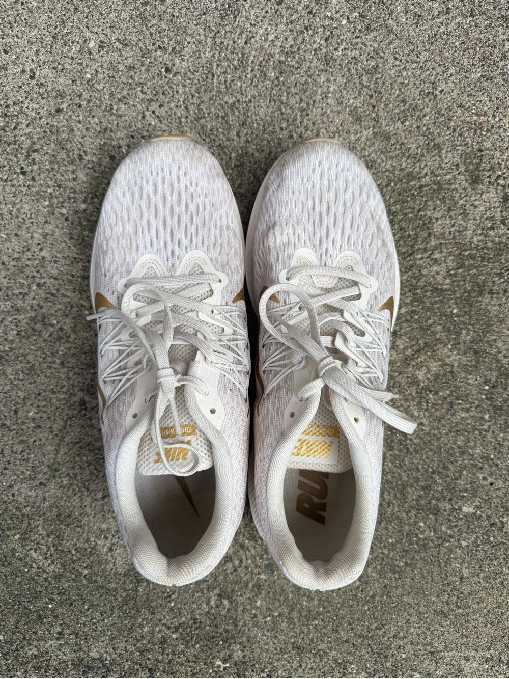 Nike tennis shoes